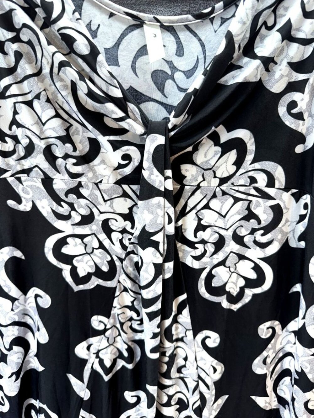 AC Fashion 2X Maxi Dress Black White Damask Sleeveless Twist Neckline Boho - Picture 3 of 14